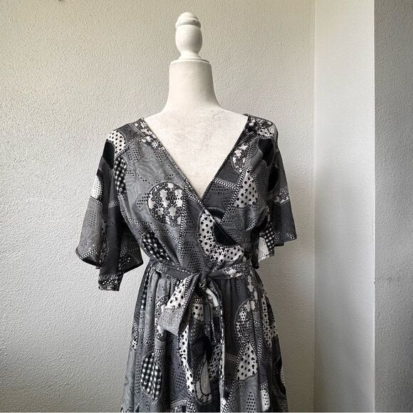 Anthropologie Wrap Dress Black White Abstract Swing Skirt Short Sleeves SZ 6 NEW - Picture 4 of 15